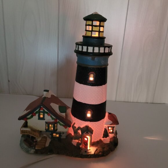 VINTAGE CHRISTMAS STREETS 12" LIGHTHOUSE DUAL LIGHT DISPLAY TESTEDHoliday Beach - Picture 5 of 7